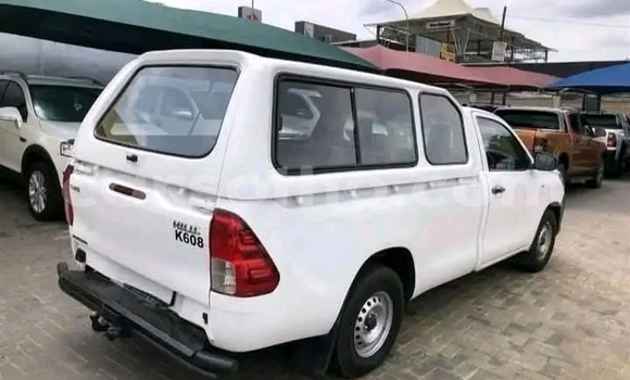 اشتري مستعمل Toyota Hilux White سيارة في Maseru في Maseru اشتري مستعمل Toyota Hilux White سيارة في Maseru في Maseru