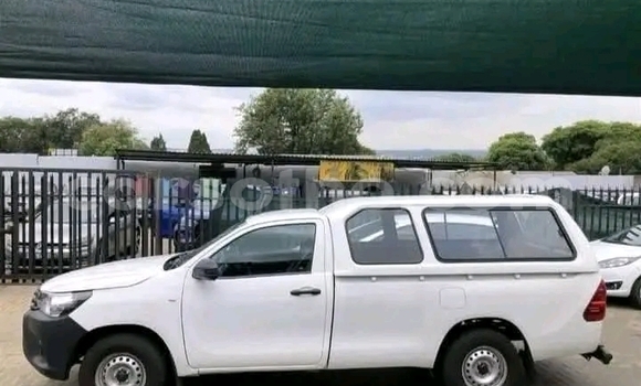 اشتري مستعمل Toyota Hilux White سيارة في Maseru في Maseru اشتري مستعمل Toyota Hilux White سيارة في Maseru في Maseru