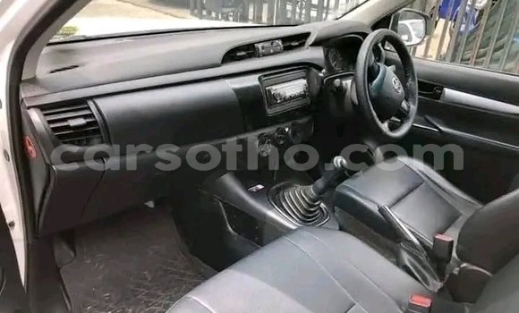 اشتري مستعمل Toyota Hilux White سيارة في Maseru في Maseru اشتري مستعمل Toyota Hilux White سيارة في Maseru في Maseru