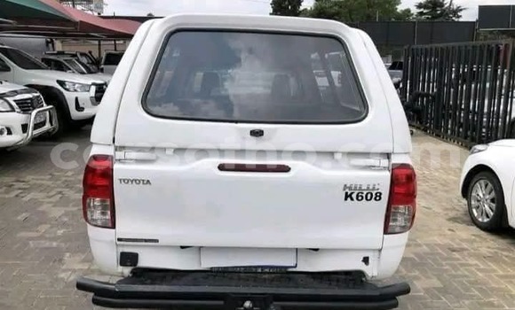 اشتري مستعمل Toyota Hilux White سيارة في Maseru في Maseru اشتري مستعمل Toyota Hilux White سيارة في Maseru في Maseru