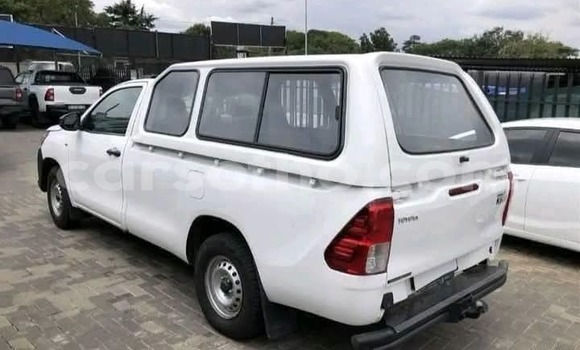 اشتري مستعمل Toyota Hilux White سيارة في Maseru في Maseru اشتري مستعمل Toyota Hilux White سيارة في Maseru في Maseru