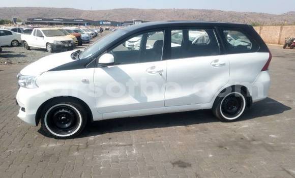 Acheter Occasion Voiture Toyota Avanza Blanc à Hlotse, Leribe