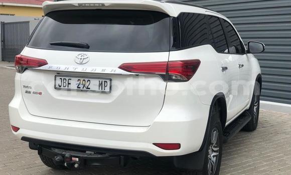 اشتري مستعمل Toyota Fortuner White سيارة في Butha Buthe في Butha-Buthe اشتري مستعمل Toyota Fortuner White سيارة في Butha Buthe في Butha-Buthe