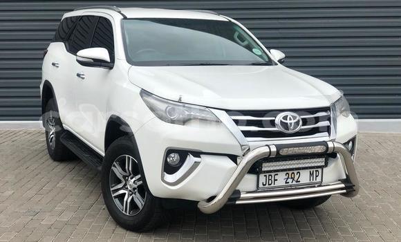 اشتري مستعمل Toyota Fortuner White سيارة في Butha Buthe في Butha-Buthe اشتري مستعمل Toyota Fortuner White سيارة في Butha Buthe في Butha-Buthe