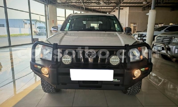Buy Used Toyota Land Cruiser Prado White Car in Roma in Maseru Buy Used Toyota Land Cruiser Prado White Car in Roma in Maseru