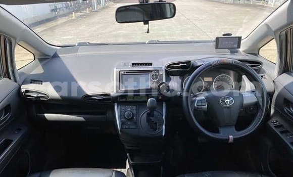 Buy Used Toyota Wish Beige Car in Maputsoe in Leribe Buy Used Toyota Wish Beige Car in Maputsoe in Leribe