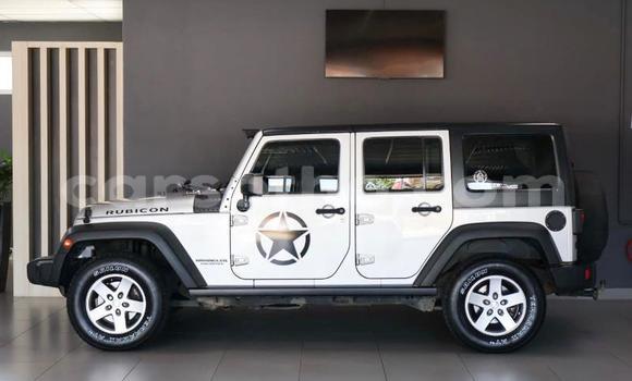 Buy Used Jeep Wrangler Silver Car in Hlotse in Leribe Buy Used Jeep Wrangler Silver Car in Hlotse in Leribe
