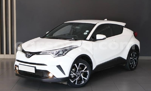 Buy Used Toyota C-HR White Car in Maputsoa in Leribe Buy Used Toyota C-HR White Car in Maputsoa in Leribe