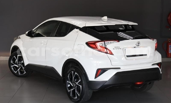 Buy Used Toyota C-HR White Car in Maputsoa in Leribe Buy Used Toyota C-HR White Car in Maputsoa in Leribe