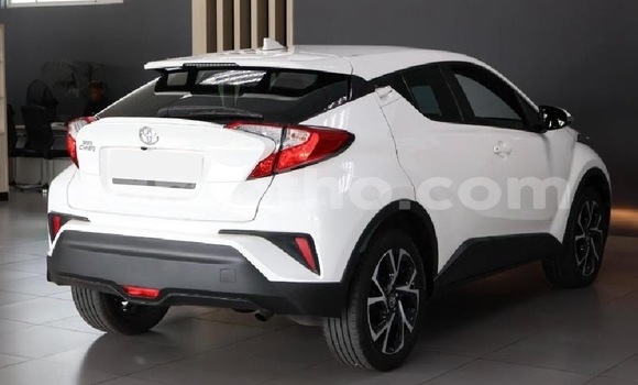 Buy Used Toyota C-HR White Car in Maputsoa in Leribe Buy Used Toyota C-HR White Car in Maputsoa in Leribe