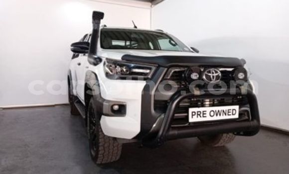 Buy Used Toyota Hilux White Car in Mafeteng in Mafeteng