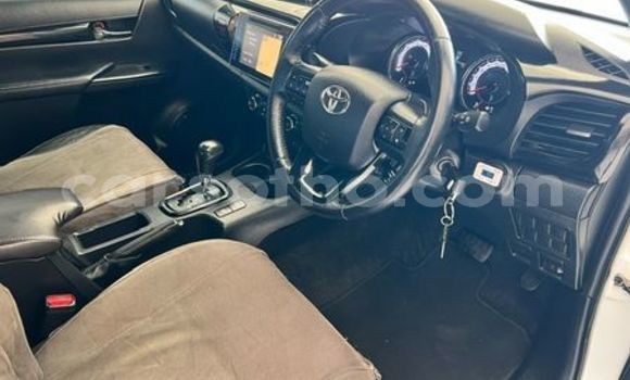 اشتري مستعمل Toyota Hilux White سيارة في Quthing في Butha-Buthe اشتري مستعمل Toyota Hilux White سيارة في Quthing في Butha-Buthe