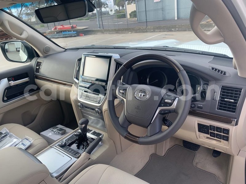 Big with watermark toyota land cruiser leribe maputsoe 32039