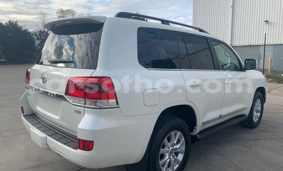 اشتري مستعمل Toyota Land Cruiser White سيارة في Maputsoe في Leribe اشتري مستعمل Toyota Land Cruiser White سيارة في Maputsoe في Leribe