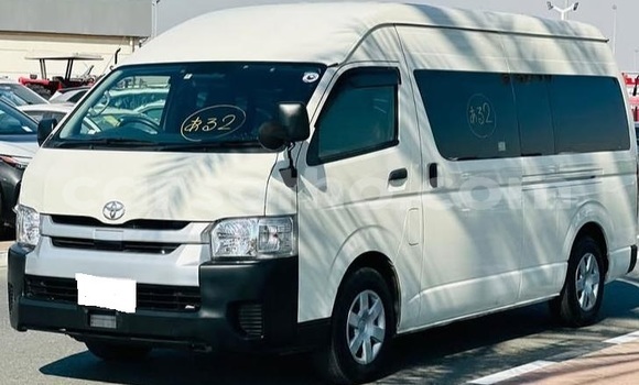 Buy Used Toyota Hiace White Car in Maputsoe in Leribe