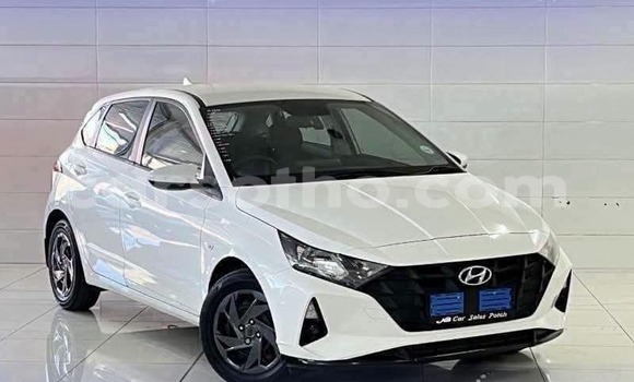 Buy Used Hyundai i20 White Car in Maseru in Maseru