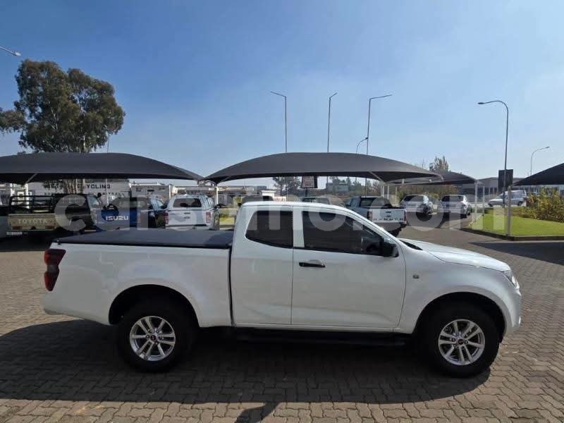 Big with watermark isuzu d max butha buthe quthing 32047