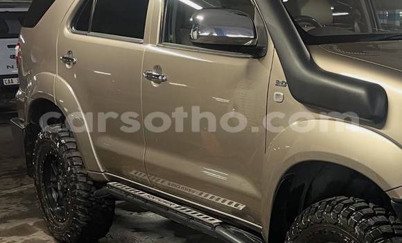 Sayi Na hannu Toyota Fortuner Brown Mota in Mohale's Hoek a Mohale's Hoek Sayi Na hannu Toyota Fortuner Brown Mota in Mohale's Hoek a Mohale's Hoek