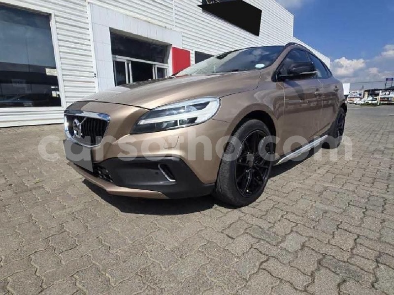 Big with watermark volvo v40 leribe peka 32051