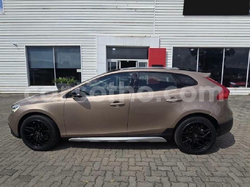 Big with watermark volvo v40 leribe peka 32051