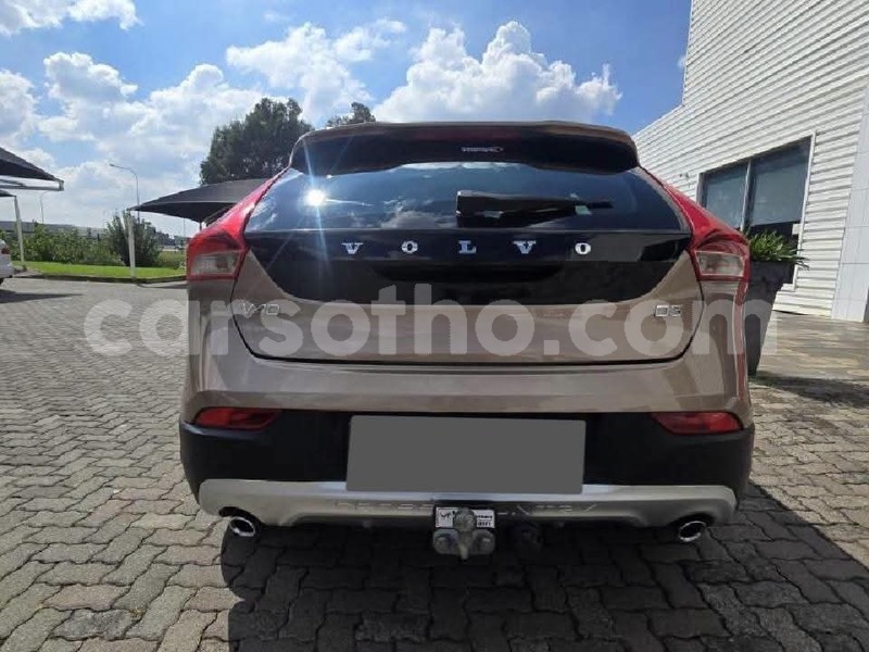 Big with watermark volvo v40 leribe peka 32051