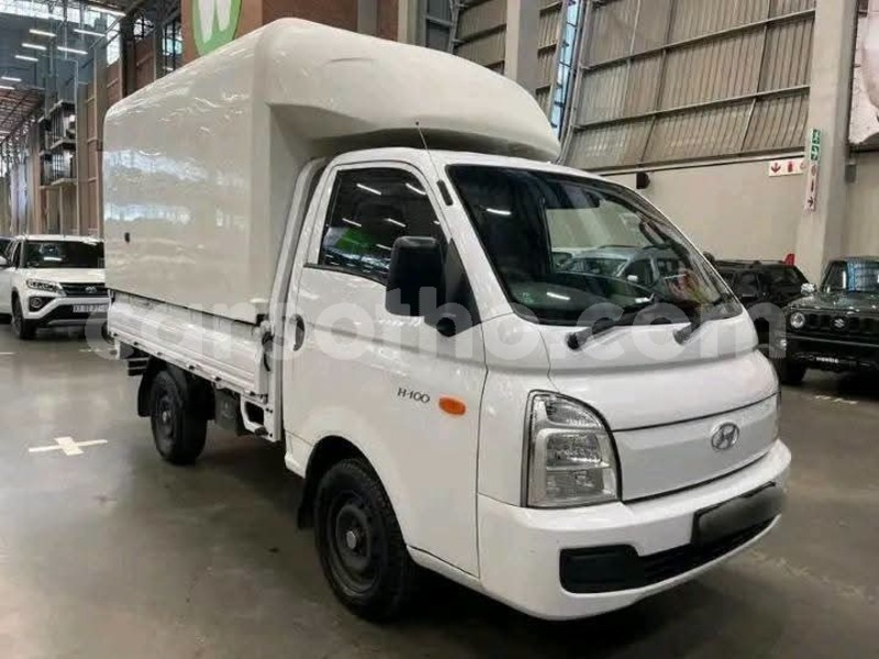 Big with watermark hyundai h200 maseru maseru 32057