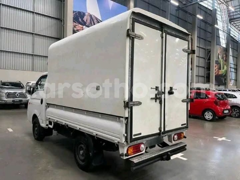 Big with watermark hyundai h200 maseru maseru 32057