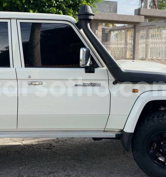 Big with watermark toyota land cruiser leribe maputsoe 32059