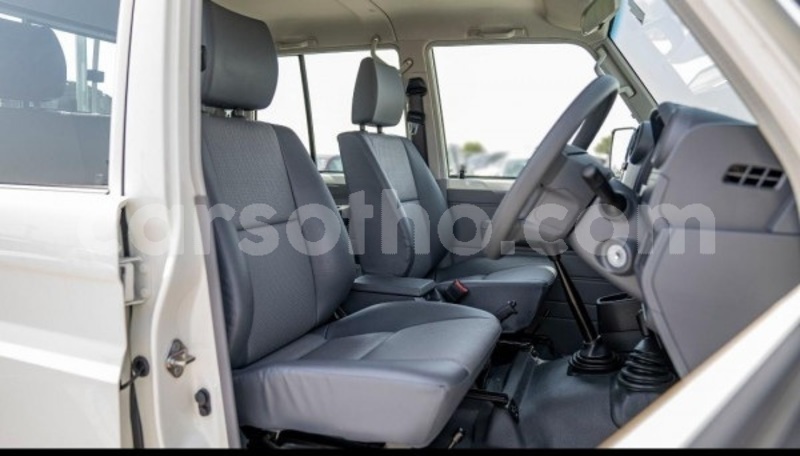 Big with watermark toyota land cruiser leribe maputsoe 32059
