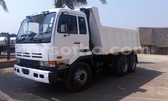 Buy Used Nissan Cube White Car in Mafeteng in Mafeteng Buy Used Nissan Cube White Car in Mafeteng in Mafeteng