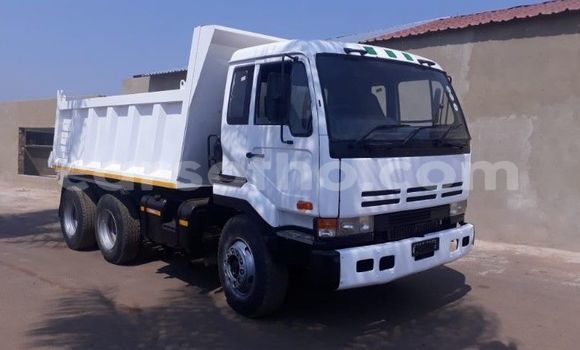 Buy Used Nissan Cube White Car in Mafeteng in Mafeteng Buy Used Nissan Cube White Car in Mafeteng in Mafeteng