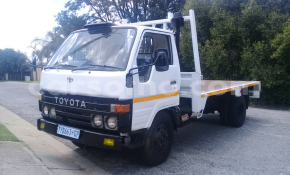 Buy Used Toyota Dyna White Car in Mafeteng in Mafeteng Buy Used Toyota Dyna White Car in Mafeteng in Mafeteng