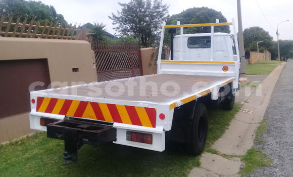 Buy Used Toyota Dyna White Car in Mafeteng in Mafeteng Buy Used Toyota Dyna White Car in Mafeteng in Mafeteng