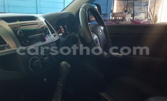 Sayi Na hannu Toyota Hilux Red Mota in Maseru a Maseru Sayi Na hannu Toyota Hilux Red Mota in Maseru a Maseru