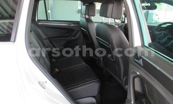 Sayi Na hannu Volkswagen Tiguan White Mota in Butha Buthe a Butha-Buthe Sayi Na hannu Volkswagen Tiguan White Mota in Butha Buthe a Butha-Buthe