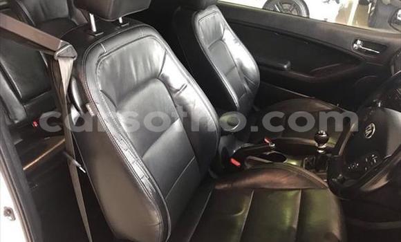 Acheter Occasion Voiture Kia Cerato Blanc à Hlotse, Leribe Acheter Occasion Voiture Kia Cerato Blanc à Hlotse, Leribe