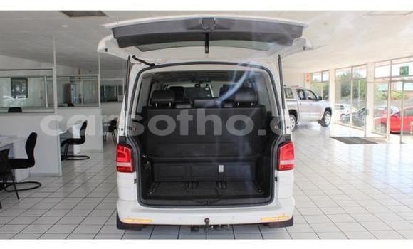 Acheter Occasion Voiture Volkswagen Caravelle Blanc à Hlotse, Leribe Acheter Occasion Voiture Volkswagen Caravelle Blanc à Hlotse, Leribe