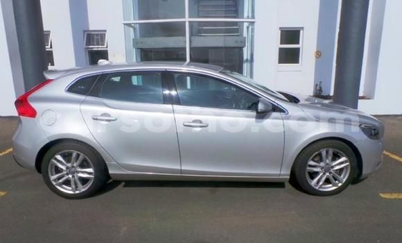 Acheter Occasion Voiture Volvo V40 Gris à Hlotse, Leribe Acheter Occasion Voiture Volvo V40 Gris à Hlotse, Leribe