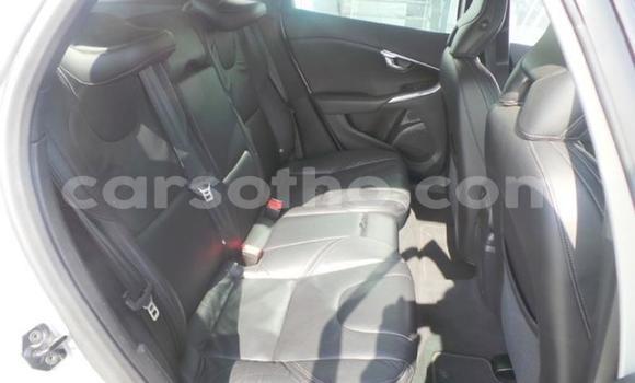 Acheter Occasion Voiture Volvo V40 Gris à Hlotse, Leribe Acheter Occasion Voiture Volvo V40 Gris à Hlotse, Leribe