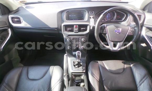 Acheter Occasion Voiture Volvo V40 Gris à Hlotse, Leribe Acheter Occasion Voiture Volvo V40 Gris à Hlotse, Leribe