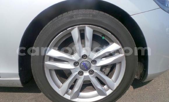 Acheter Occasion Voiture Volvo V40 Gris à Hlotse, Leribe Acheter Occasion Voiture Volvo V40 Gris à Hlotse, Leribe