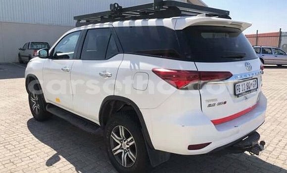 اشتري مستعمل Toyota Fortuner White سيارة في Maseru في Maseru اشتري مستعمل Toyota Fortuner White سيارة في Maseru في Maseru