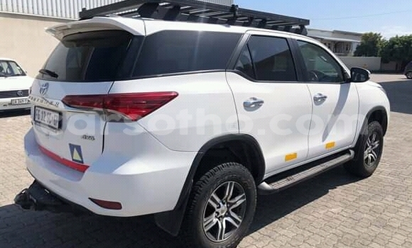 اشتري مستعمل Toyota Fortuner White سيارة في Maseru في Maseru اشتري مستعمل Toyota Fortuner White سيارة في Maseru في Maseru