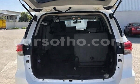 اشتري مستعمل Toyota Fortuner White سيارة في Maseru في Maseru اشتري مستعمل Toyota Fortuner White سيارة في Maseru في Maseru