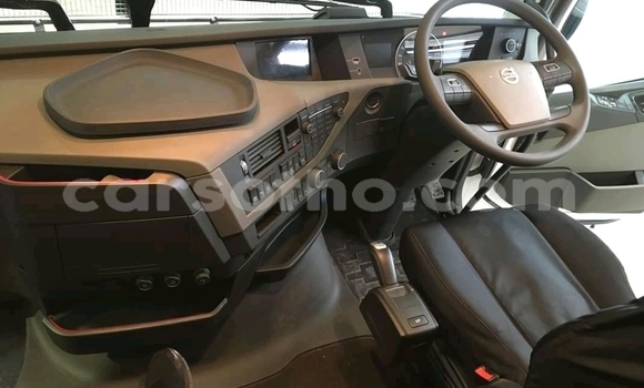 اشتري مستعمل Volvo F4 Red شاحنة في Butha Buthe في Butha-Buthe اشتري مستعمل Volvo F4 Red شاحنة في Butha Buthe في Butha-Buthe