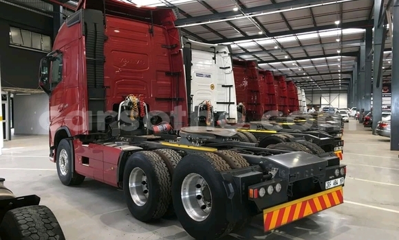 اشتري مستعمل Volvo F4 Red شاحنة في Butha Buthe في Butha-Buthe اشتري مستعمل Volvo F4 Red شاحنة في Butha Buthe في Butha-Buthe