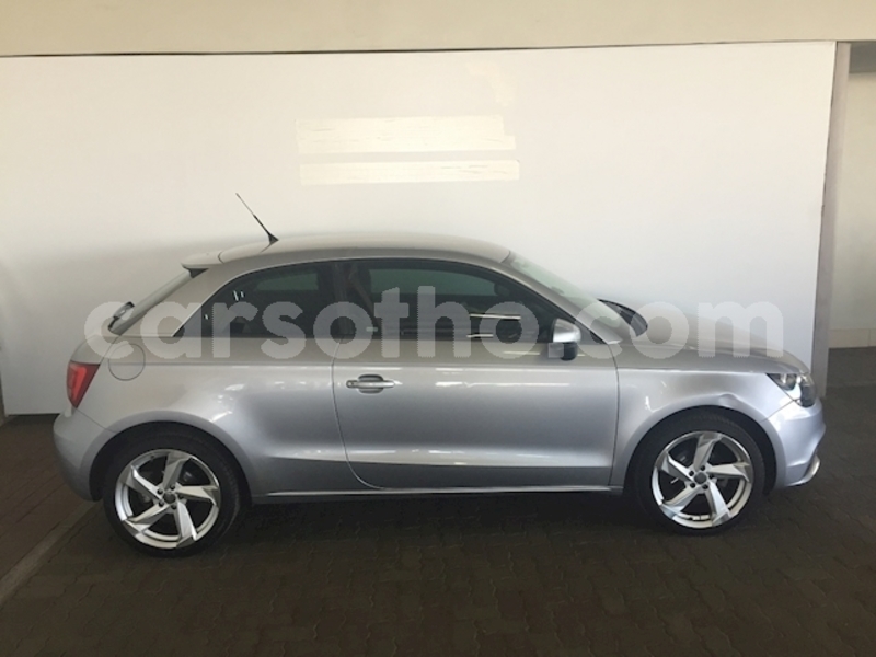 Big with watermark audi a1 4