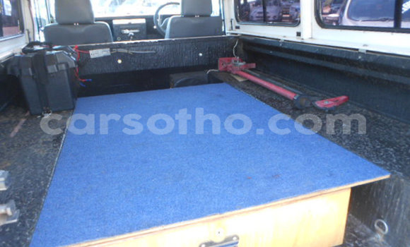 اشتري مستعمل Land Rover Defender White سيارة في Maseru في Maseru اشتري مستعمل Land Rover Defender White سيارة في Maseru في Maseru