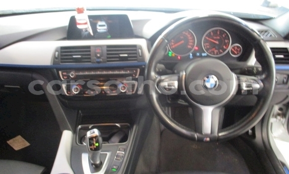 Sayi Na hannu BMW 3–Series Silver Mota in Maseru a Maseru Sayi Na hannu BMW 3–Series Silver Mota in Maseru a Maseru