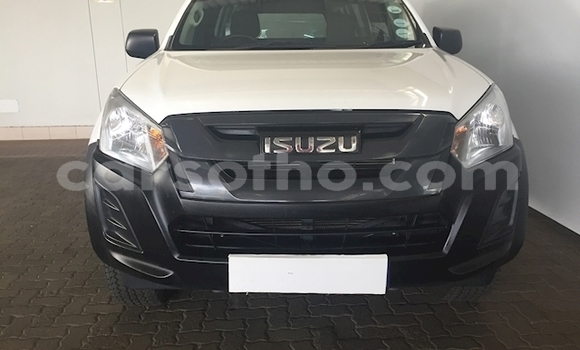 Sayi Na hannu Isuzu KB White Mota in Maseru a Maseru Sayi Na hannu Isuzu KB White Mota in Maseru a Maseru